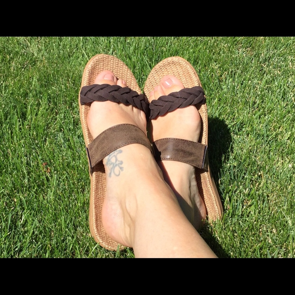 NWT BearPaw Brown Braided Slip On Sandal. Sz 7
